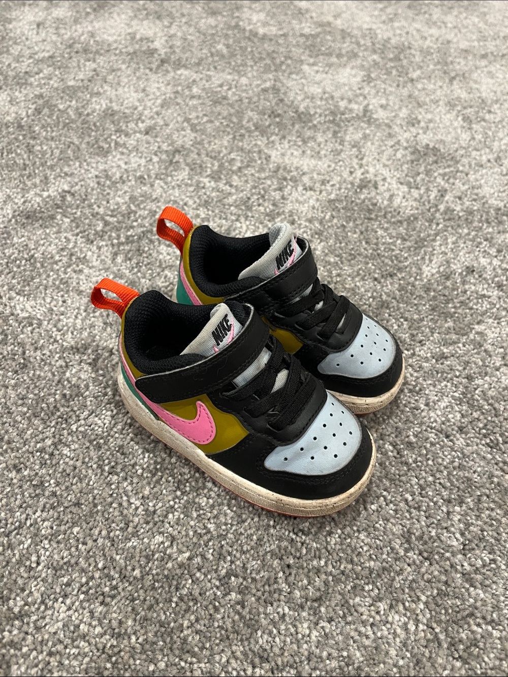 Nike Kids Low-Top Sneakers - Black, Pink, Blue, Yellow, Orange